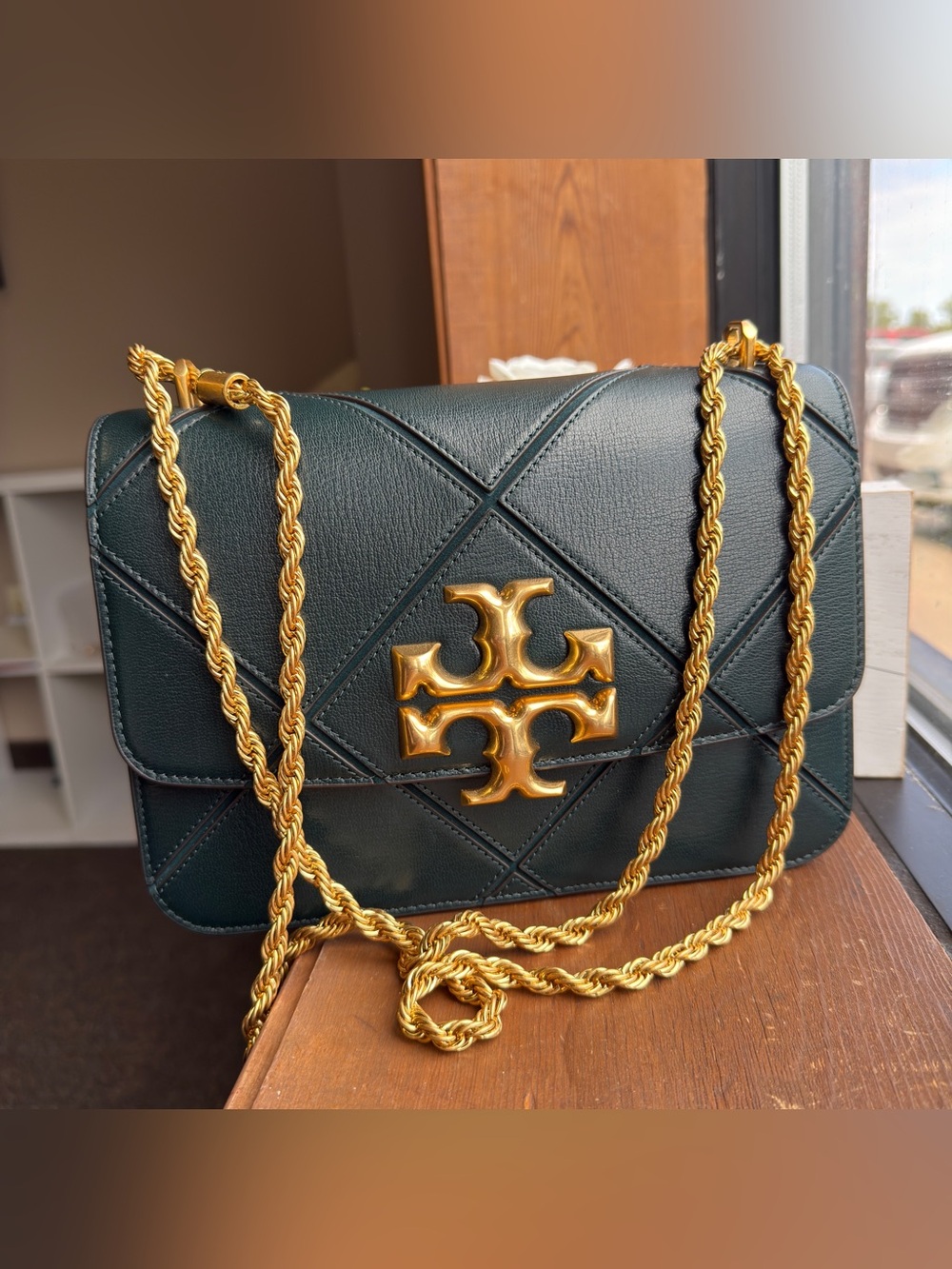 Tory Burch Fleming Leather Shoulder Bag in Dark Green - Picture 4 of 14